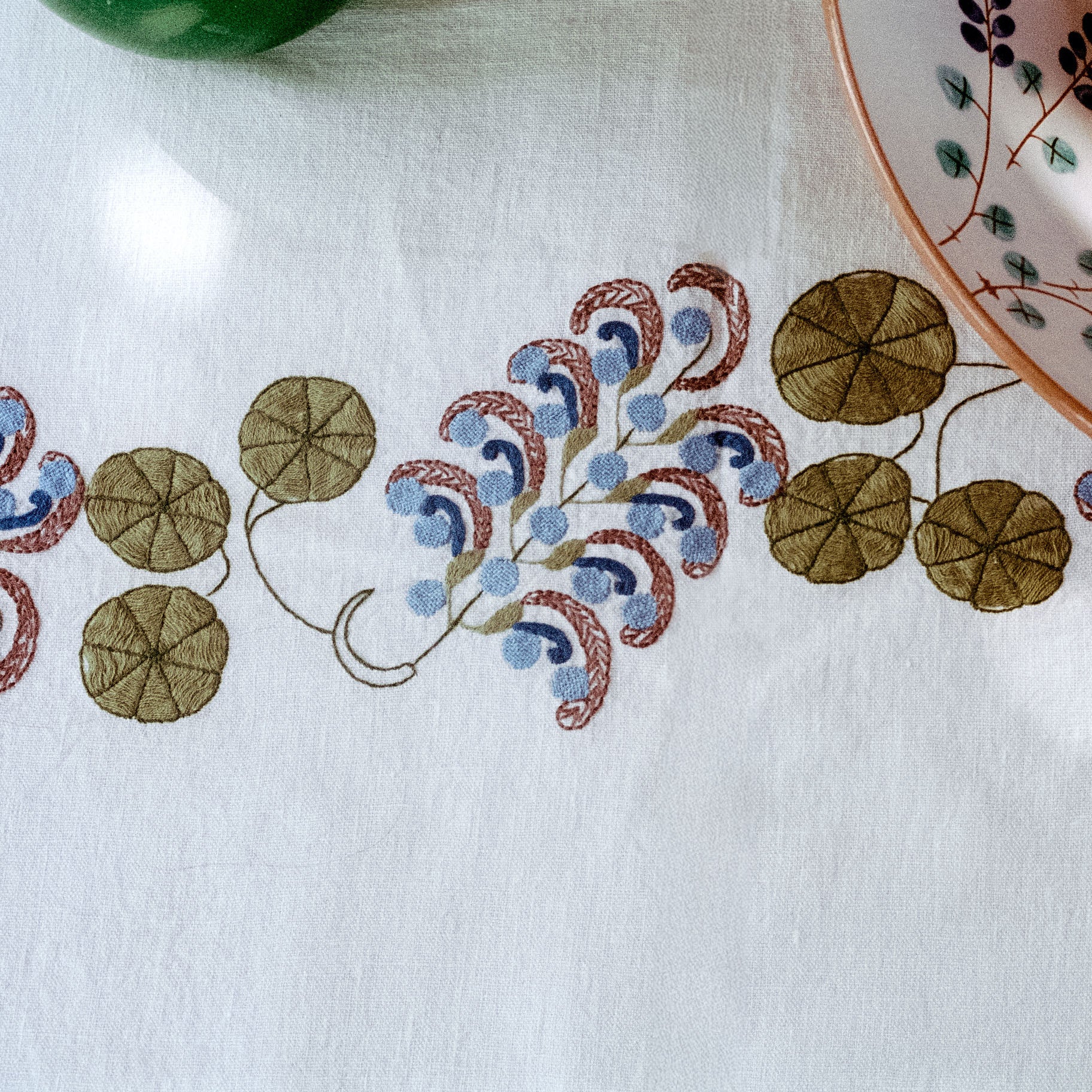 Luxor Vine Hand-Embroidered Linen Tablecloth