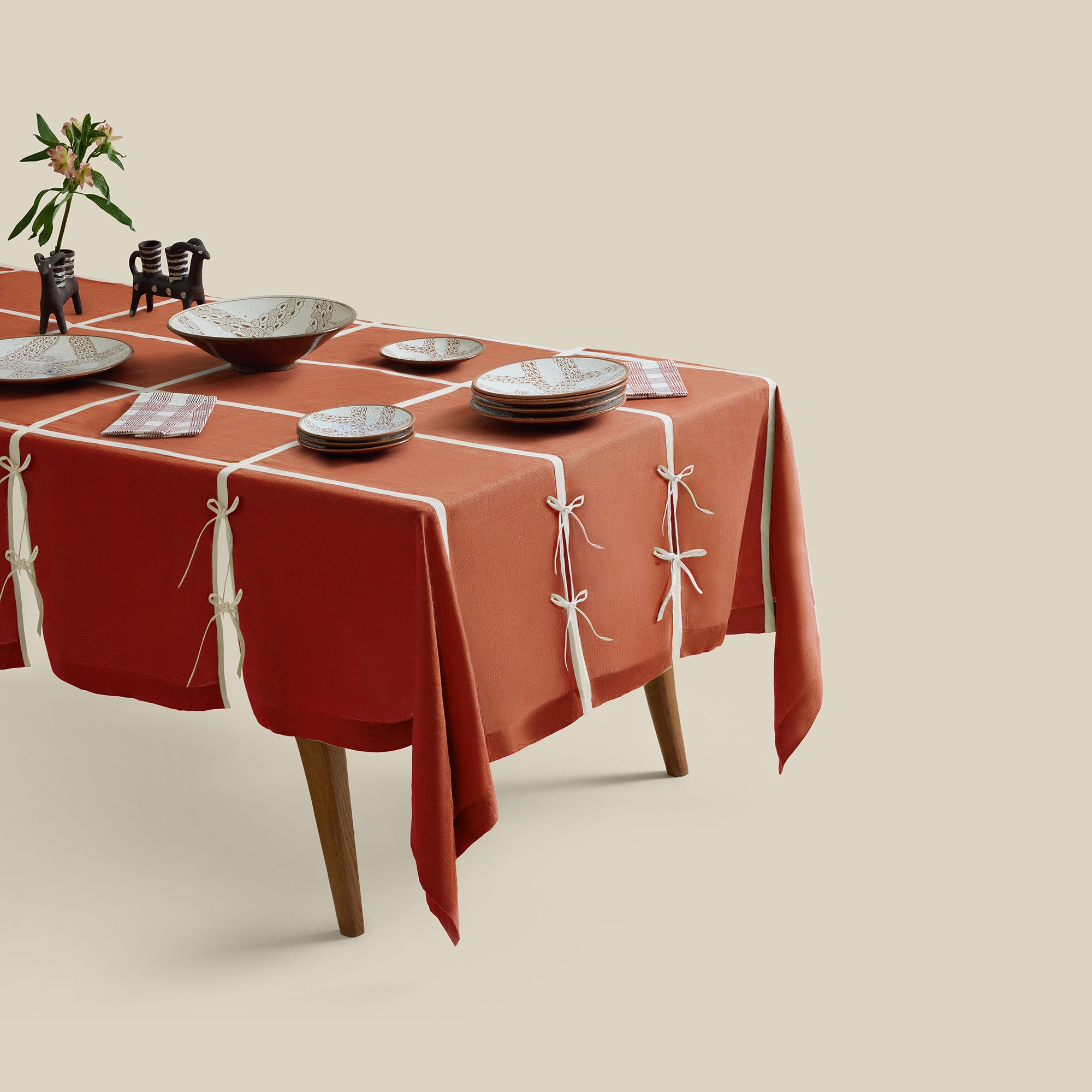 Tie Me Up Appliqué Linen Tablecloth